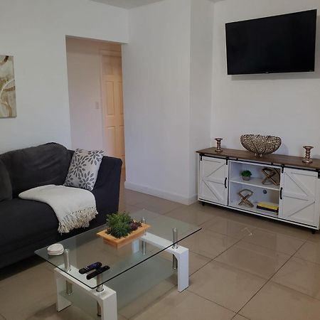 Sophisticated Dania Beach Suites Near The Beach Bagian luar foto
