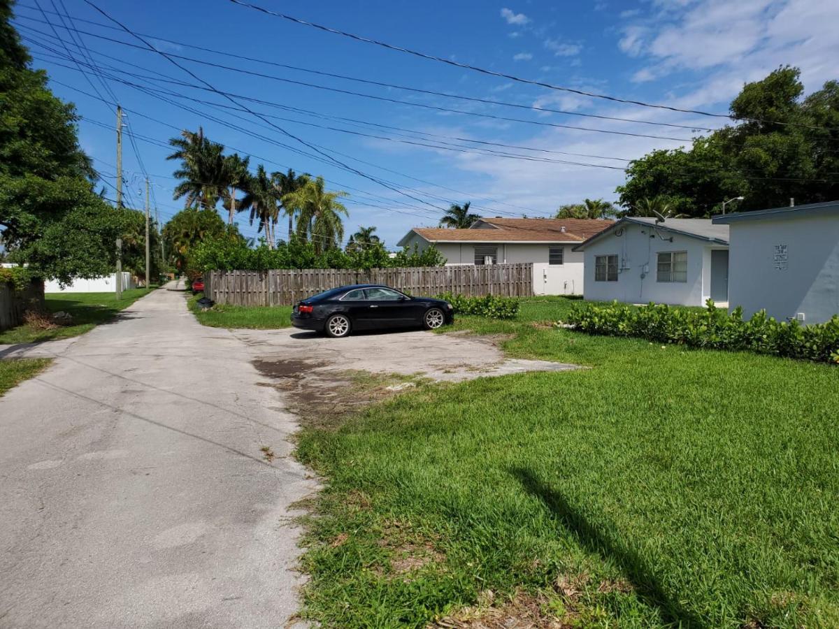 Sophisticated Dania Beach Suites Near The Beach Bagian luar foto
