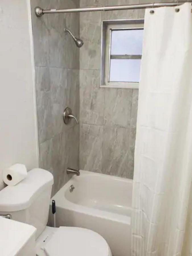 Sophisticated Dania Beach Suites Near The Beach Bagian luar foto