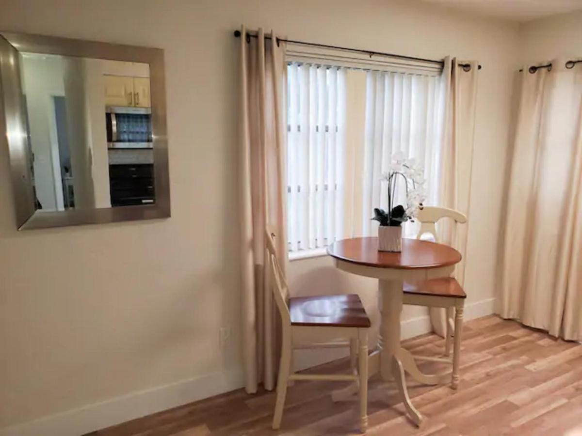 Sophisticated Dania Beach Suites Near The Beach Bagian luar foto