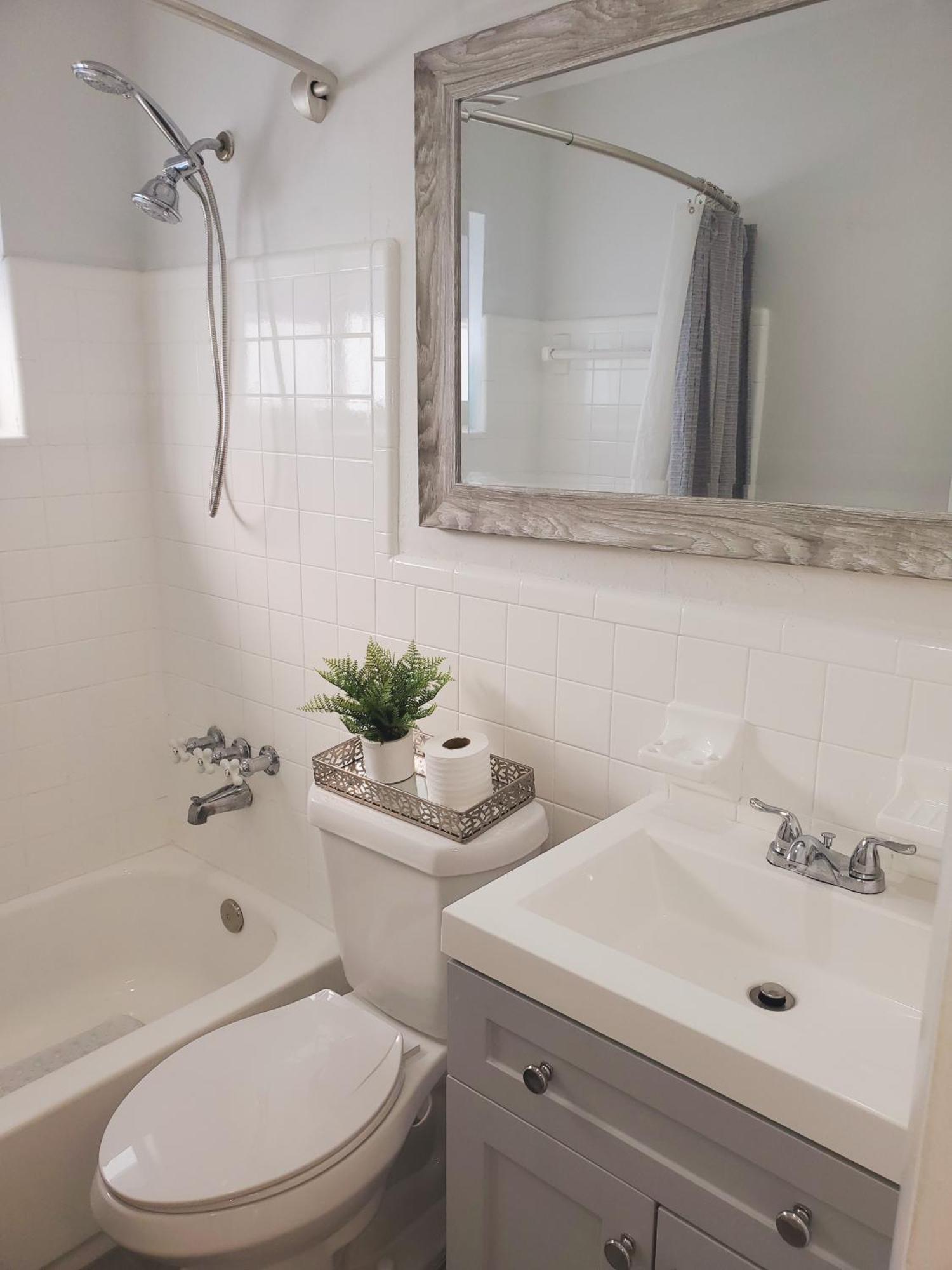 Sophisticated Dania Beach Suites Near The Beach Bagian luar foto